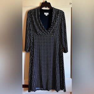 Northstyle Black and White Geometric Dress